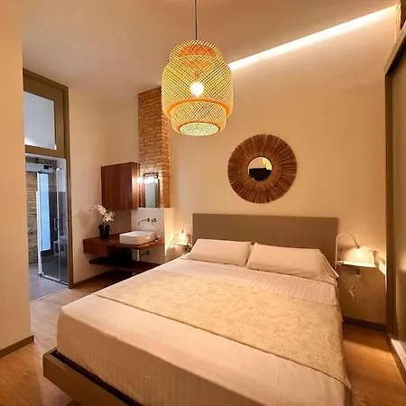 Tradicional Casa Con Patio Ruzafa Апартаменты *