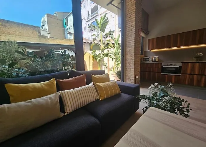 Tradicional Casa Con Patio Ruzafa Апартаменты *