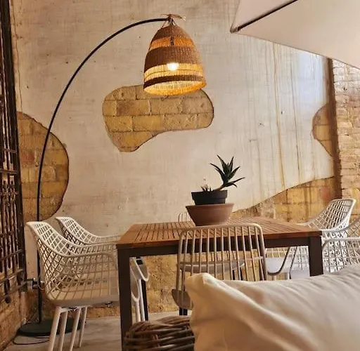 Tradicional Casa Con Patio Ruzafa Апартаменты *