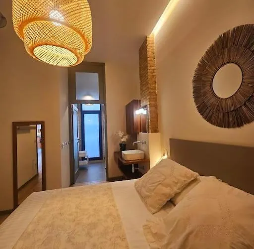Tradicional Casa Con Patio Ruzafa Апартаменты *