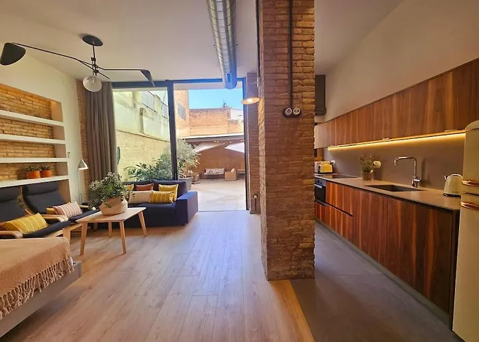 Tradicional Casa Con Patio Ruzafa Апартаменты *